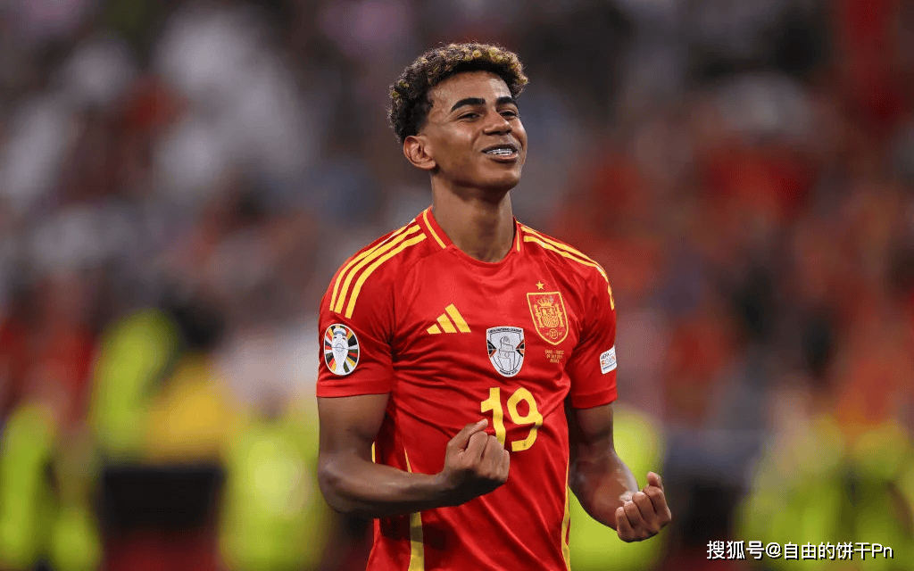 克尼佩尔：很高兴有机会打持球 有机会去尝试不一样的打法（克尼佩尔：为持球机会感到开心，期待尝试全新打法）